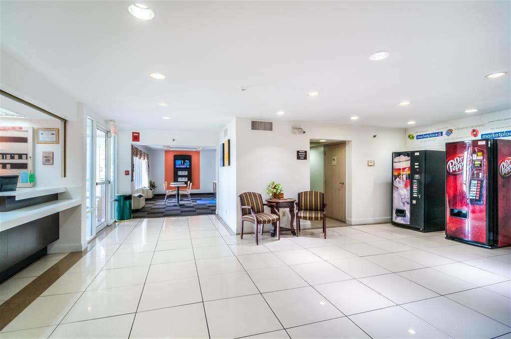 Motel 6 Нормал Інтер'єр фото