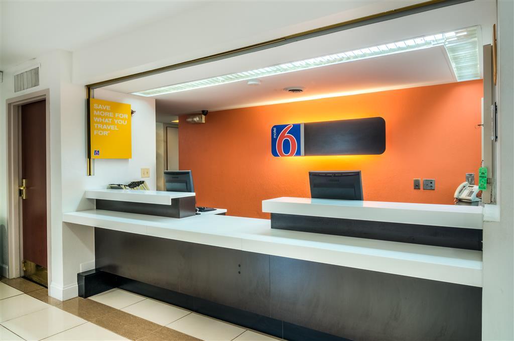 Motel 6 Нормал Інтер'єр фото