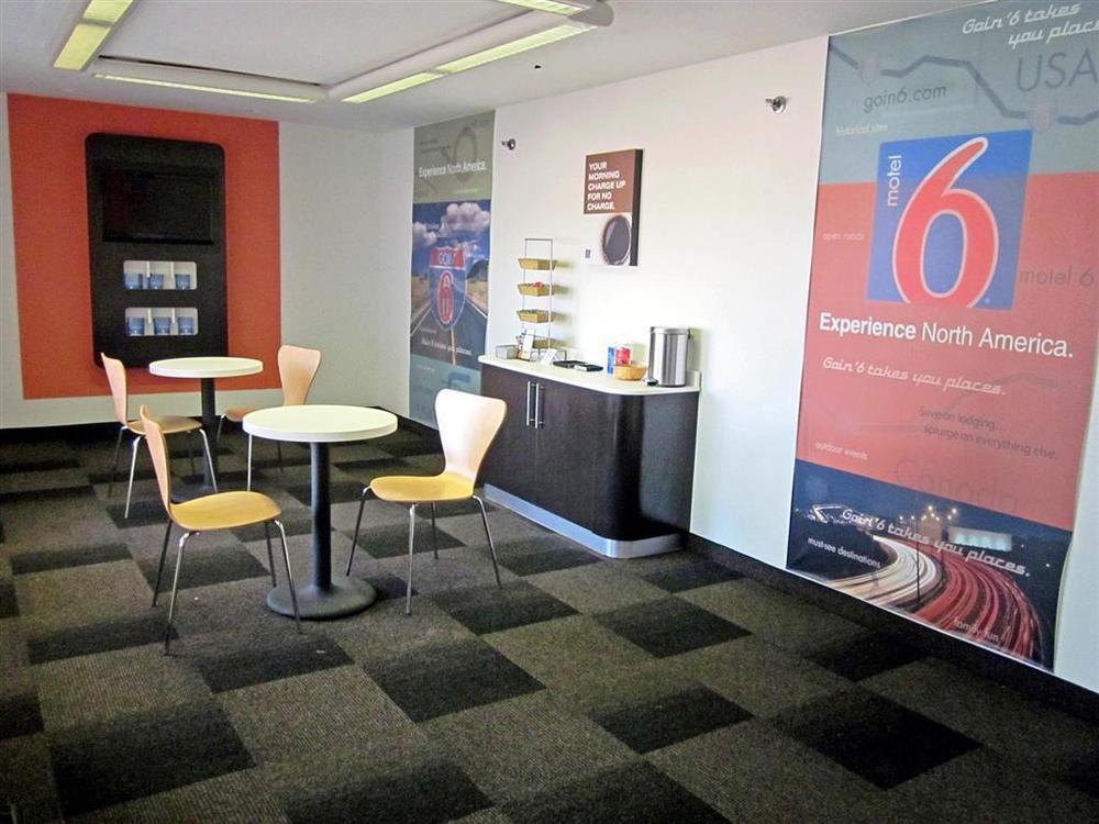 Motel 6 Нормал Інтер'єр фото
